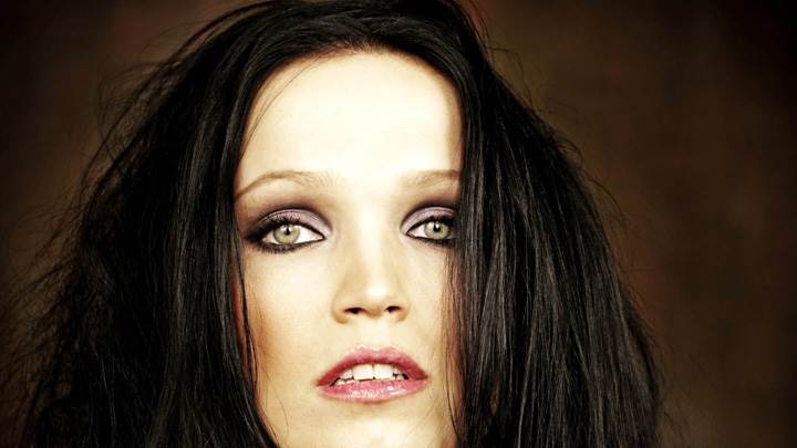 Tarja Turunen Looking Front Red Lips N Brown Eyes Face Closeup
